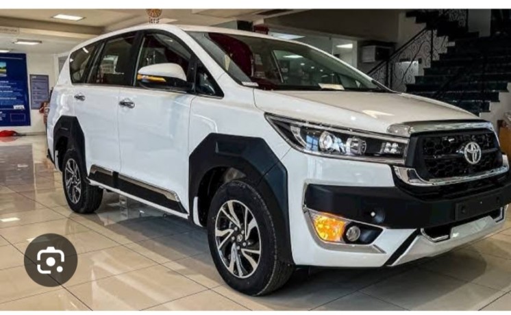 innova-crysta-taxi-at-venmony-big-0
