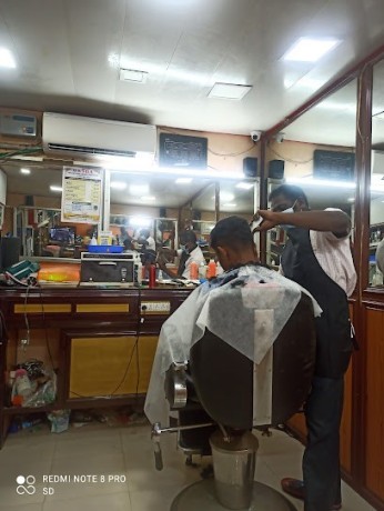 eva-mens-beauty-parlour-hair-studio-big-0