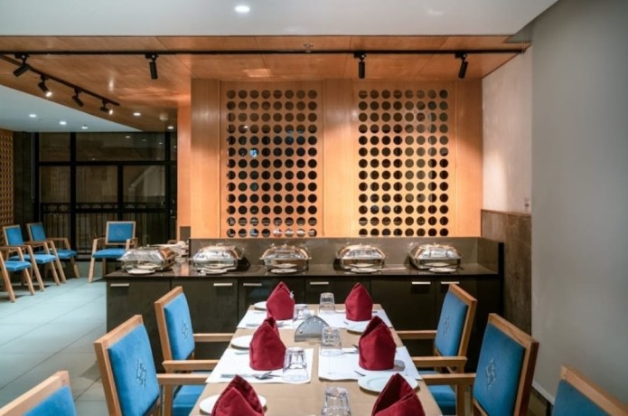 town-bridge-hotel-and-suites-ernakulam-south-8714605870-big-3