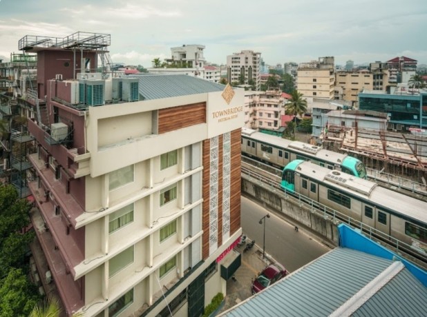 town-bridge-hotel-and-suites-ernakulam-south-8714605870-big-0